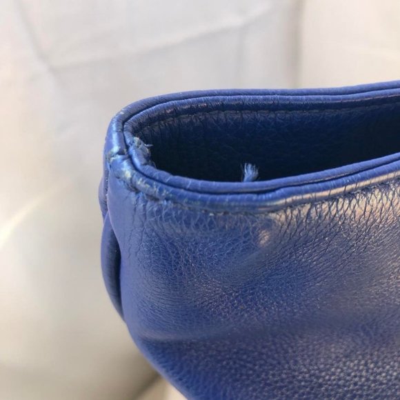 Tory Burch Blue Tote/Shoulder Bag Tumbled Gold Chain Logo Tassel - Picture 11 of 12